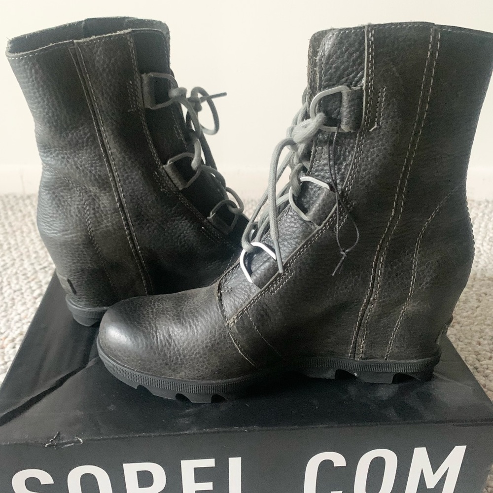 Sold!!! Sorel Gray Joan of Arctic Wedge Boots